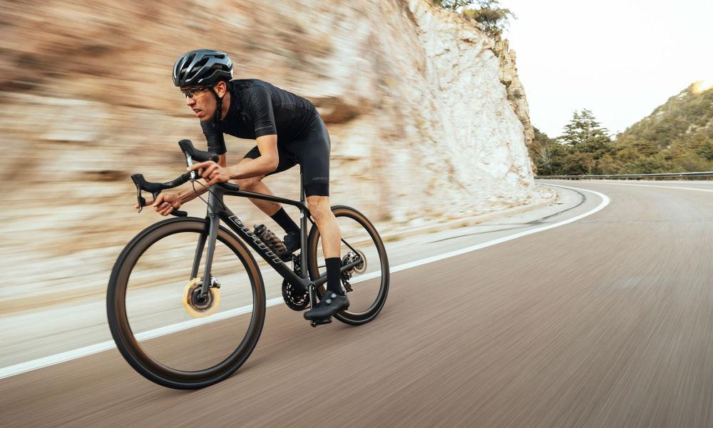 Giant Road Bike Buyer's Guide: LIV, TCR & More Carbon Fiber Models