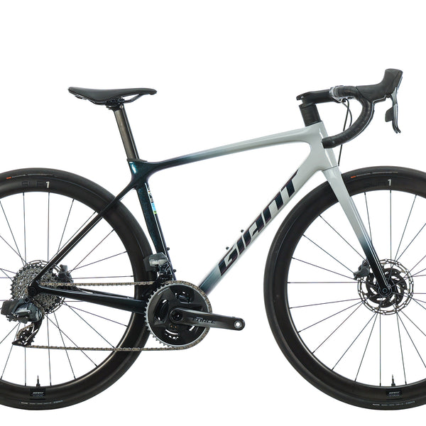 Giant TCR Advanced Pro Disc AR Road Bike - 2022, | The Pro's Closet