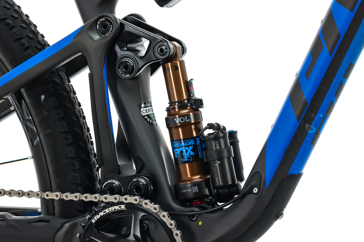 pivot mach 4 sl xtr team live valve