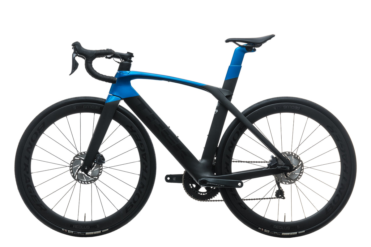 Trek madone sl 7 deals disc 2020