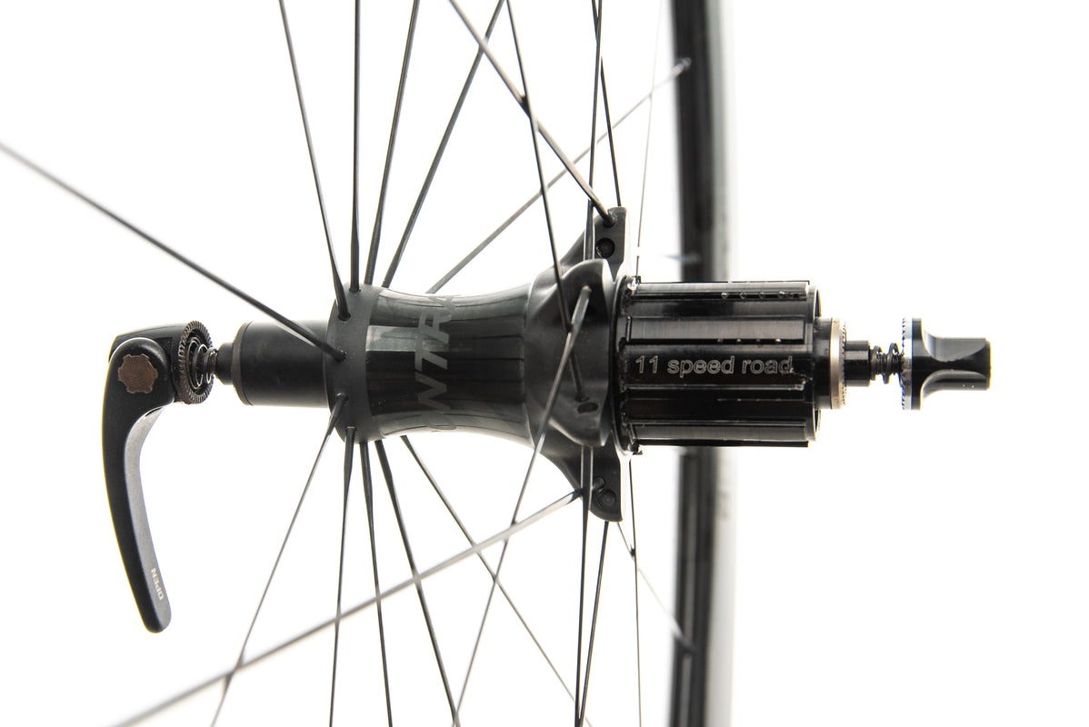 Bontrager Aeolus XXX 4 TLR Carbon Clincher 700c | The Pro's Closet